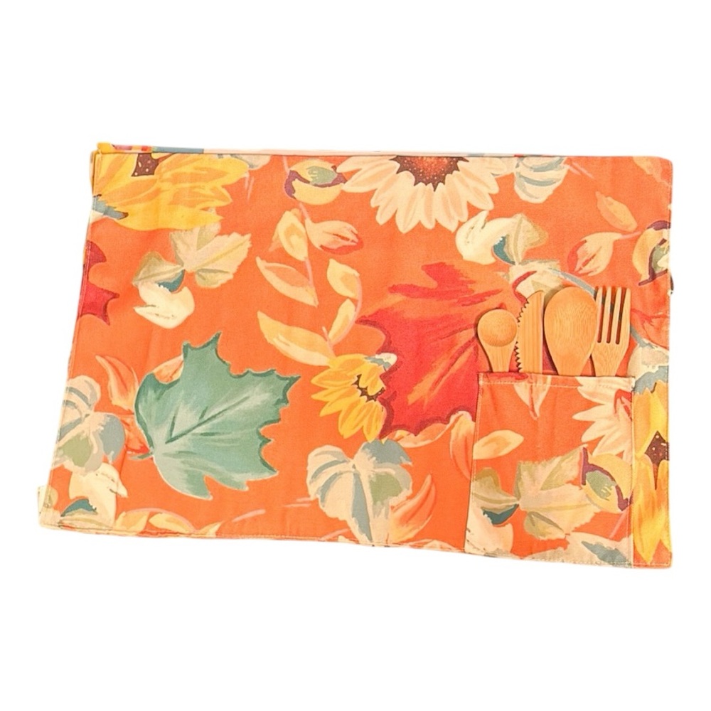 Jean Coutu Foldable Placemat with Wooden Utensils